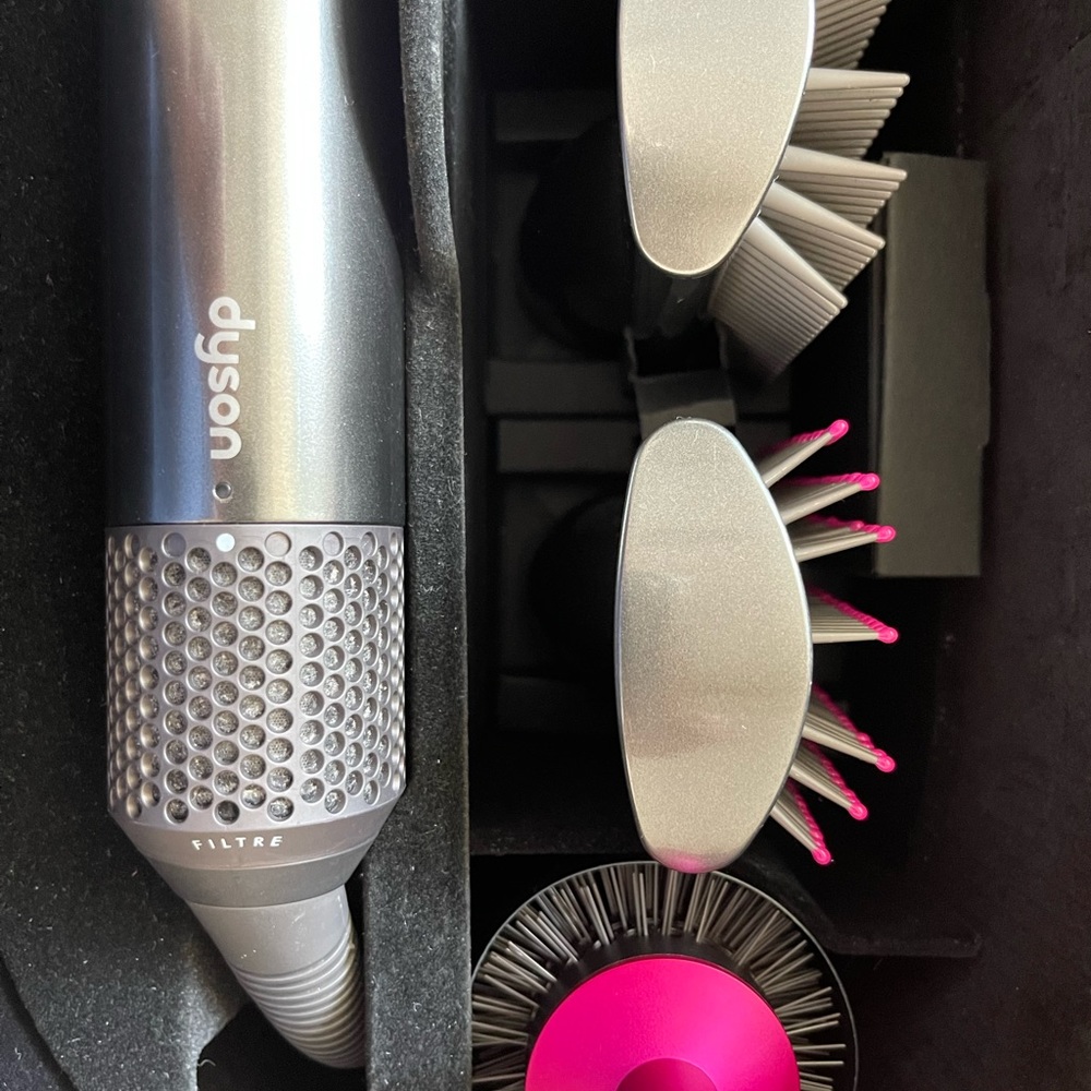 Dyson - Picture 6 of 8